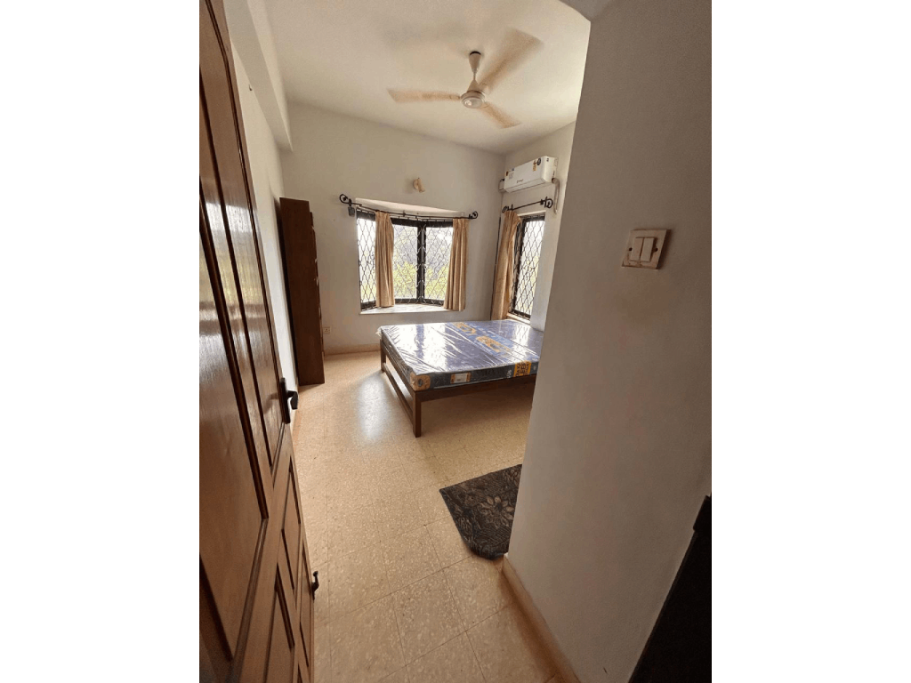 WhatsApp Image 2025-10-13 at 15.55.04 (2)