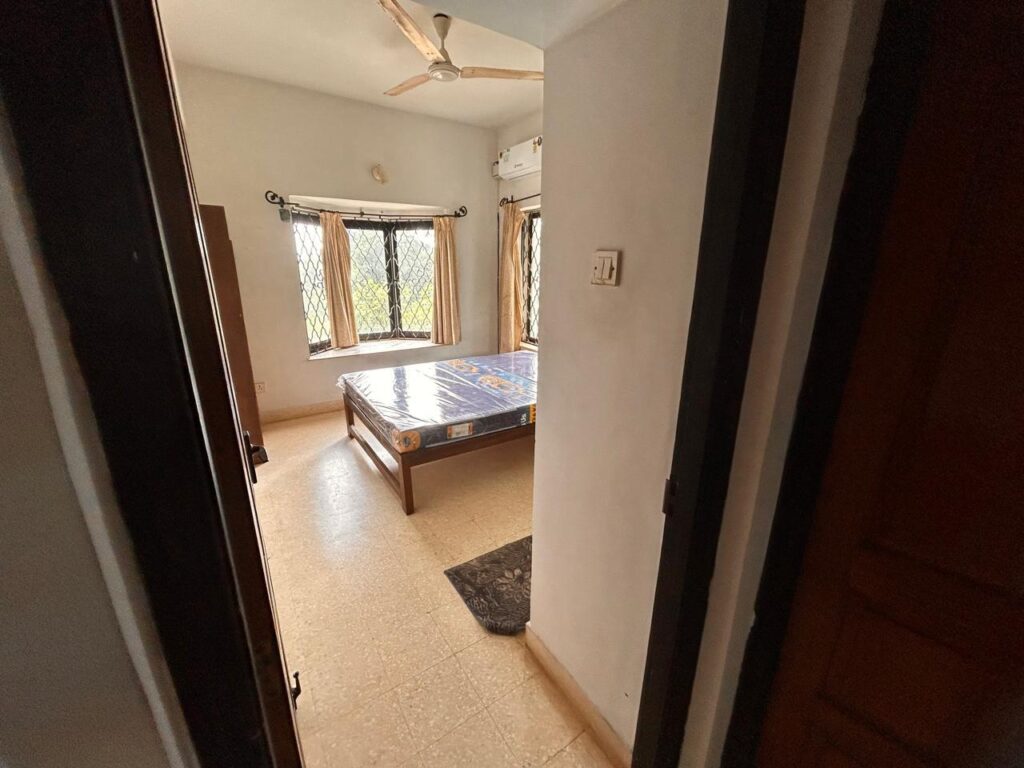 WhatsApp Image 2025-10-13 at 15.55.05 (1)