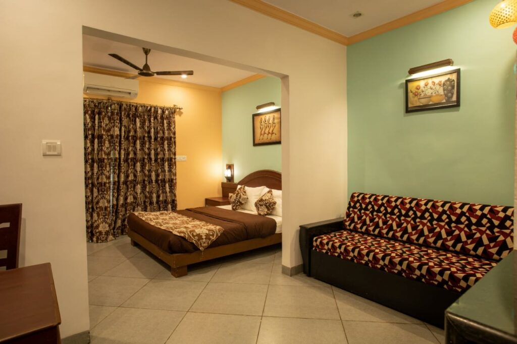 WhatsApp Image 2025-11-08 at 12.17.38 (2)