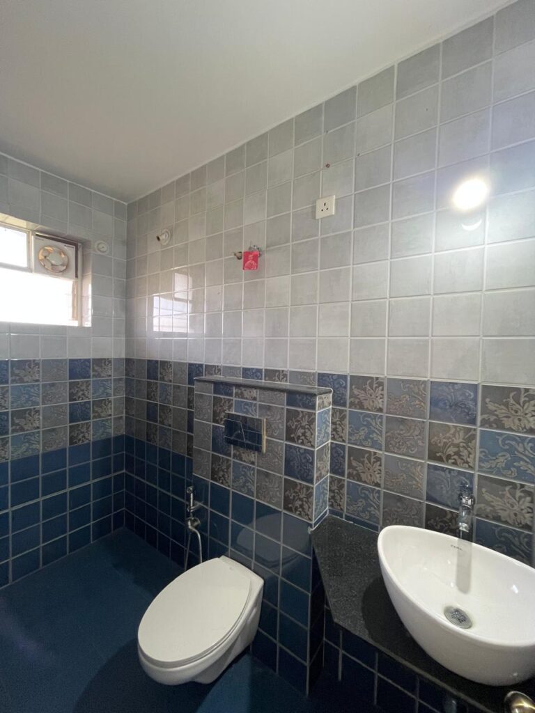 WhatsApp Image 2025-11-26 at 12.01.52